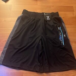 NWT Xersion size 8 regular quick-dri shorts